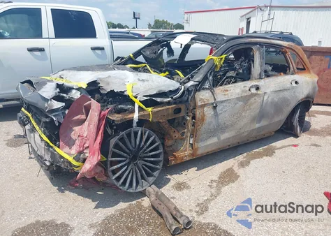 2020 Mercedes-Benz Glc 4Matic z USA, uszkodzony, nr VIN W1N0G8JB1LF792101